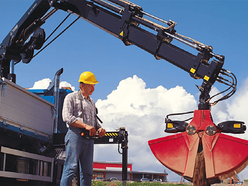 HOWO 6X4 Crane Truck with 8T Folded Arm Crane-6