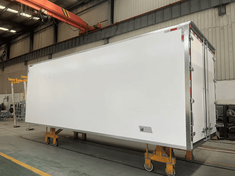 HOWO Refrigerated 4x2 THERMO KING Unit Truck-5