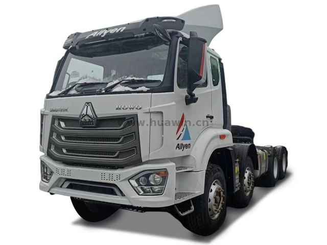 Sinotruk HOWO NX 8X4 Tractor 