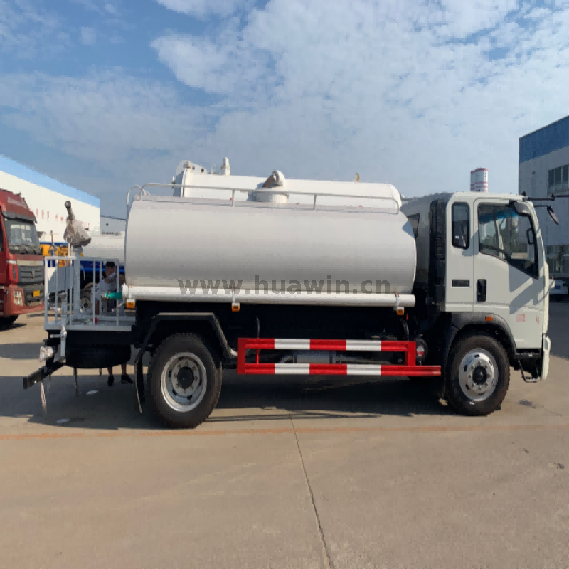 SINOTRUK HOWO Water Sprinkler Truck Water Bowser Truck 10,000L 