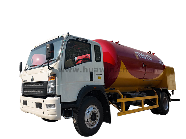 Sinotruk HOWO 4X2 LPG Gas Tank Bobtail Truck 8-15m3
