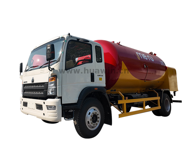 Sinotruk HOWO 4X2 LPG Gas Tank Bobtail Truck 8-15m3