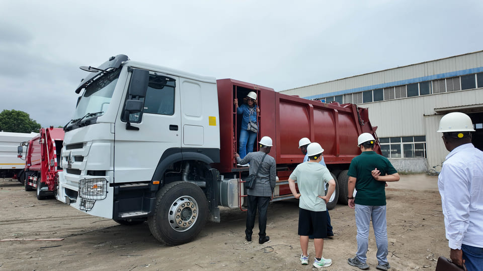 Cameroonian clients visit Hubei Huawin Special Vehicle Co., Ltd-3
