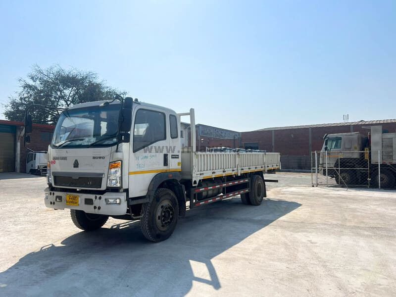 SINOTRUK HOWO 4X2 Light Duty Cargo Truck Dropside Lorry Truck-6
