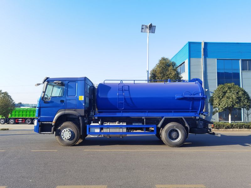 Brand New Howo 10,000liters Suction Truck 4*2 Vacuum Cleaner Truck