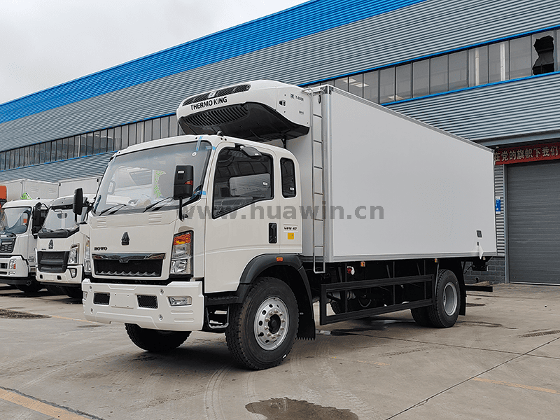 Sinotruk Howo Refrigerated Truck 4x2-2