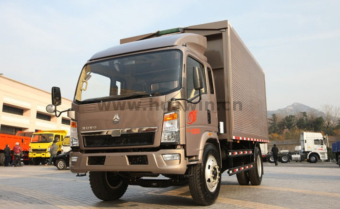 HOWO 4X2 Aluminum Wing Open Van Truck