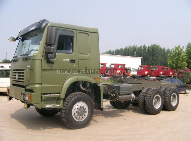 SINOTRUK HOWO 6x6 All-Wheeler-Drive AWD Cargo Truck Chassis