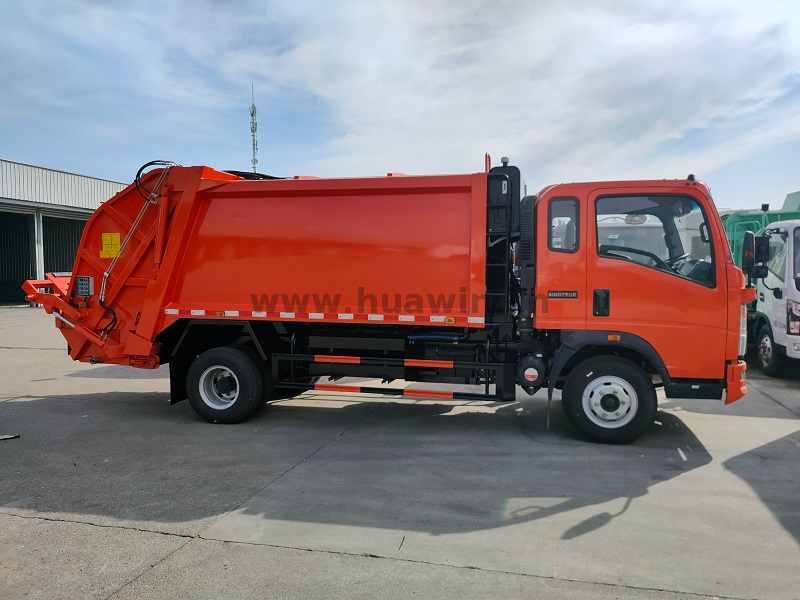 SINOTRUK HOWO Light Garbage Compactor Truck-6CBM - Buy garbage ...