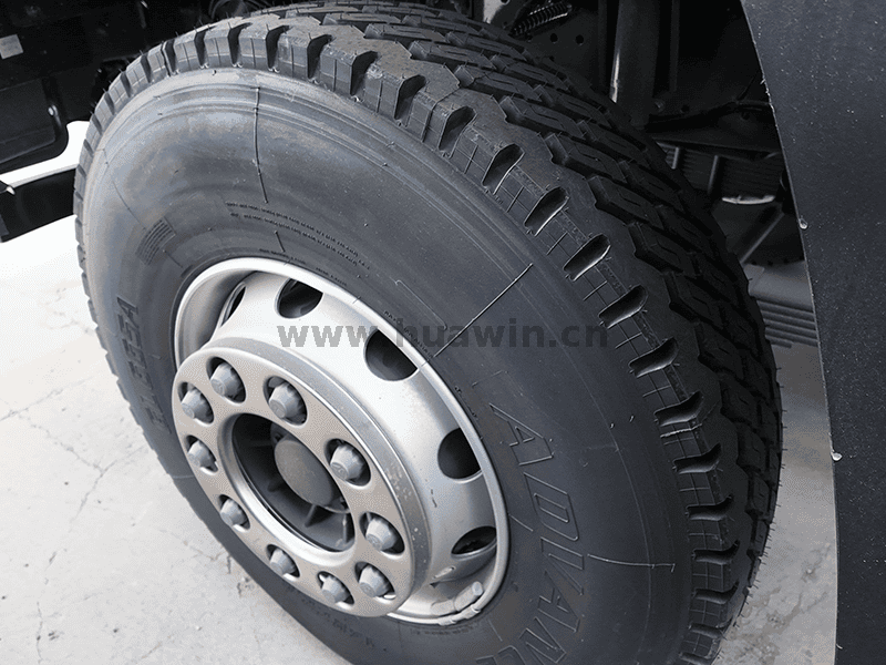 HOWO Fuel Tanker-NX-8&times;4-5