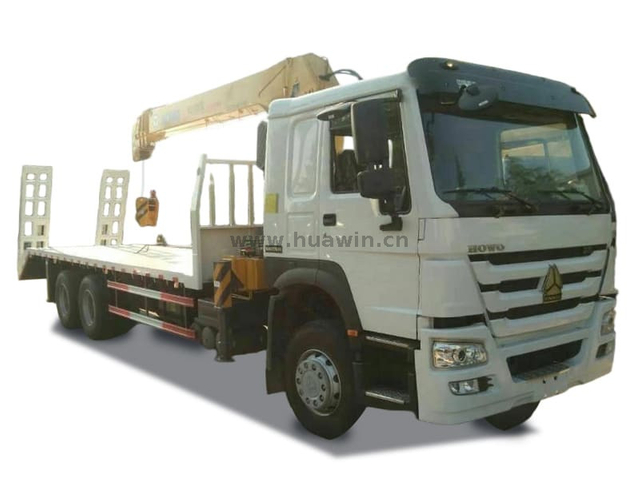 SINOTRUK HOWO 6x4 Self Loader - 10Ton XCMG Telescopic Boom