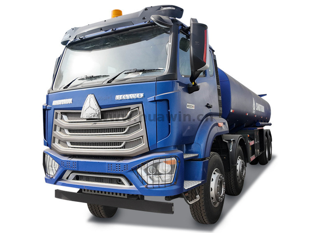 Sinotruk HOWO 8×4 Fuel Tanker-NX