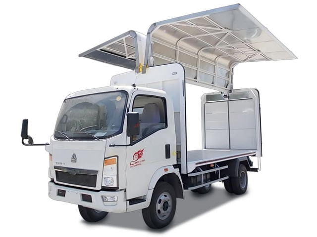 SINOTRUK HOWO 4X2 Wing Open Van Truck