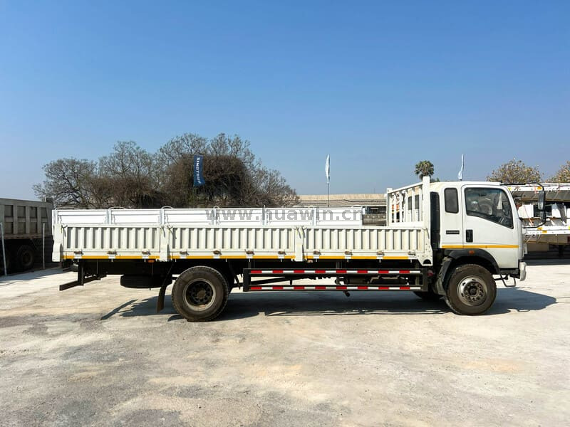 SINOTRUK HOWO 4X2 Light Duty Cargo Truck Dropside Lorry Truck-20