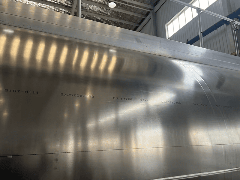 SINOTRUK CIMC 3 Axles 46CBM Aluminum Alloy Fuel Tanker Semi Trailer-new-7