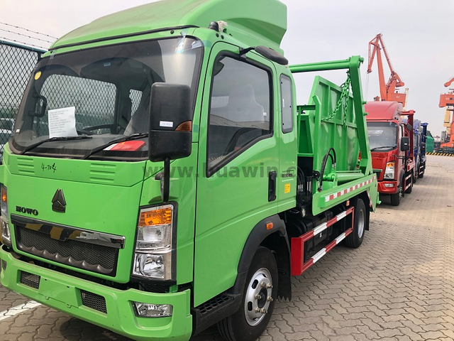 SINOTRUK HOWO 4X2 Swing Arm Garbage Truck -5CBM