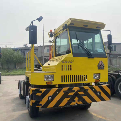 SINOTRUK HOVA 4X2 Terminal Tractor Truck for Port Transportation