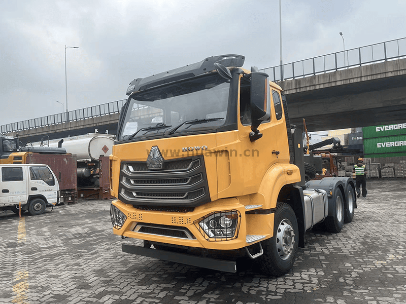 Sinotruk Howo TX 6X4 tractor-3