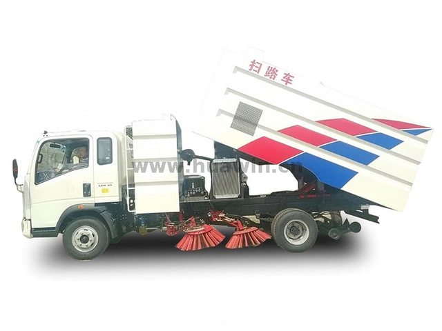 SINOTRUK HOWO 4x2 Sweeper & Washing Truck-6CBM