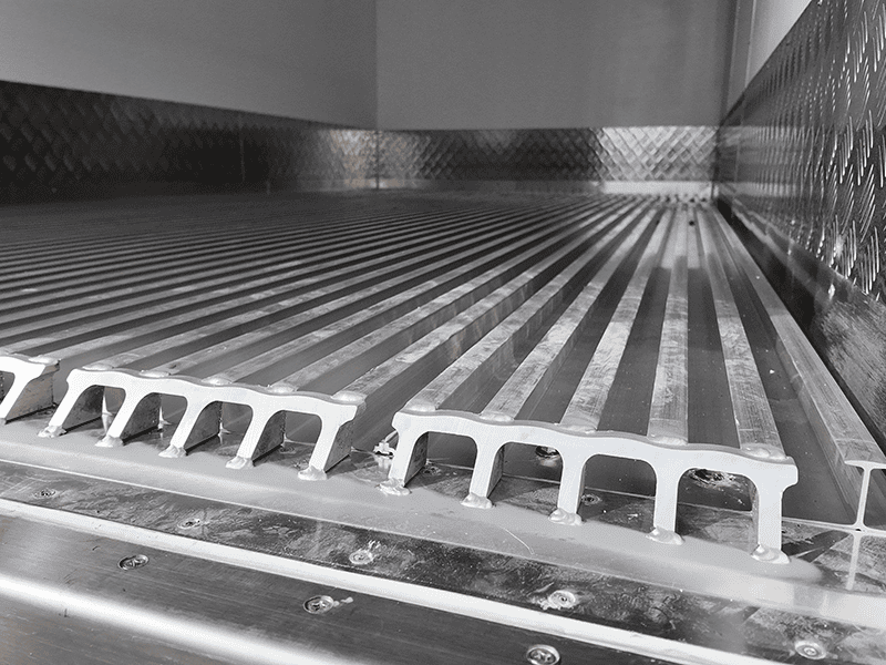 HOWO Refrigerated 4x2 THERMO KING Unit Truck-3