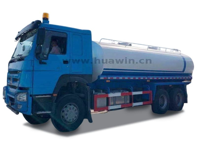 SINOTRUK HOWO 10 wheeler Water Bowser Sprinkler Truck
