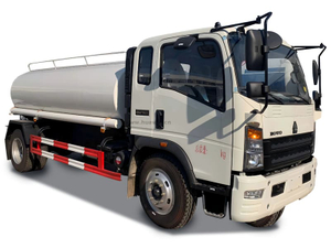 SINOTRUK HOWO 6 wheeler Water Tanker Truck 10,000 Liters