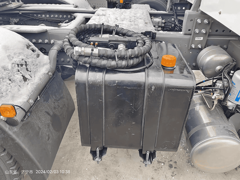 HOWO Tractor-TX-6&times;4-19