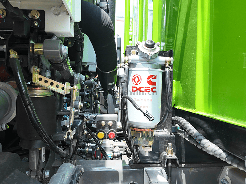 Sinotruk HOWO 4x2 Heavy-Duty Road Sweeper Truck-5