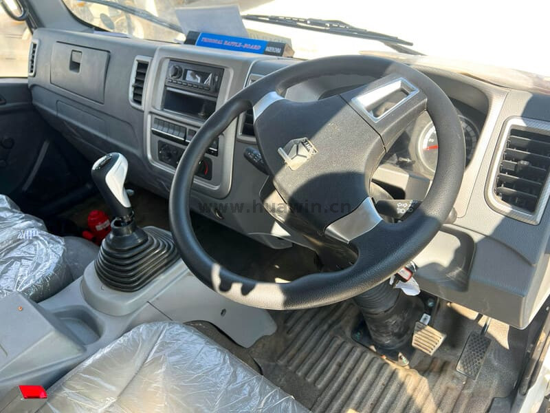 SINOTRUK HOWO 4X2 Light Duty Cargo Truck Dropside Lorry Truck-22