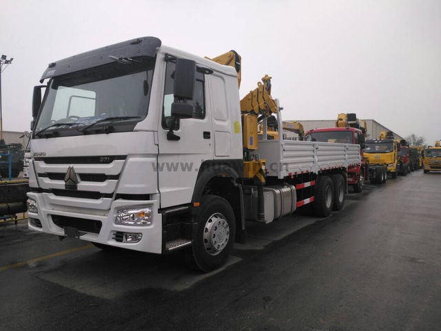 SINOTRUK HOWO 6x4 Crane Truck - 12Ton XCMG Knuckle Boom