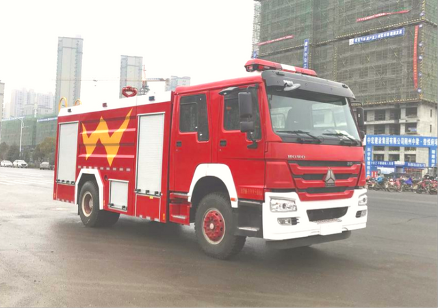 HOWO 4x2 Water Spray Fire Fighting Tank Truck Wiht 6CBM Water And 2CBM Foam
