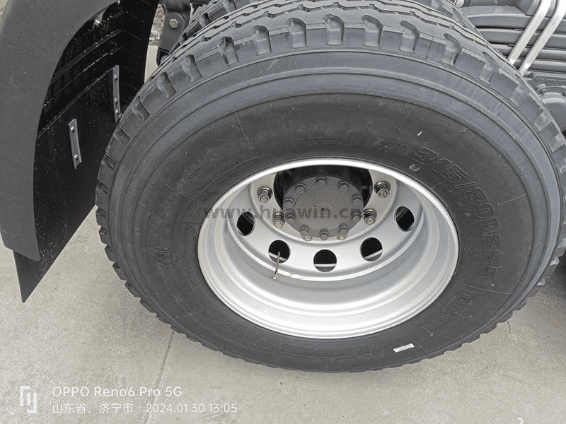 Sinotruk Howo NX 8X4 tractor-9