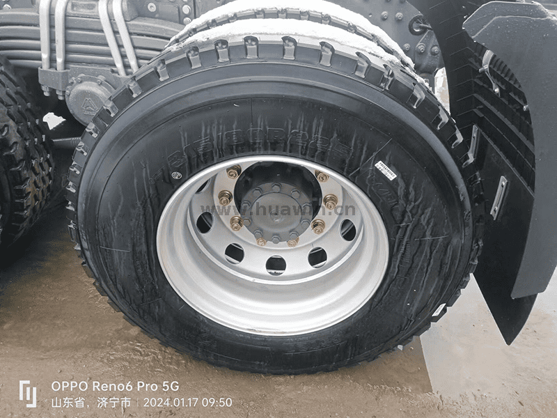 Sinotruk Howo NX 8x4 tractor-12