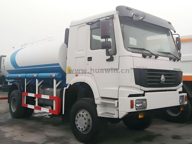 SINOTRUK HOWO 4x4 All-Wheeler-Drive AWD Water Truck -13,000 Liters