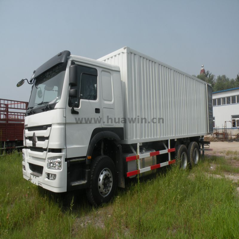 SINOTRUK E7 6X4 Van Cargo Truck 
