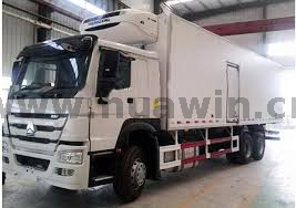 SINOTRUK HOWO 6X4 Refrigerator Truck