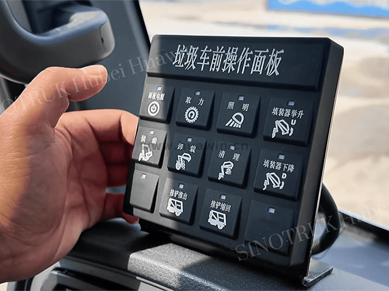 SINOTRUK HOWO Garbage Compactor Truck-4x2-11 (1)